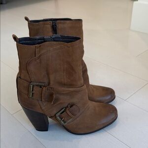 Boutique 9 Tan Heeled Boots